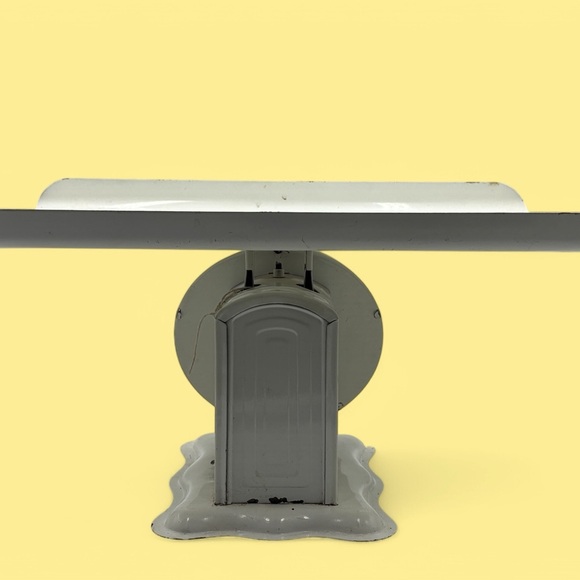 1964 Nurser Queen Baby Scale – 30LB Capacity – Vintage Kitchen & Nursery Scale. - Picture 5 of 10